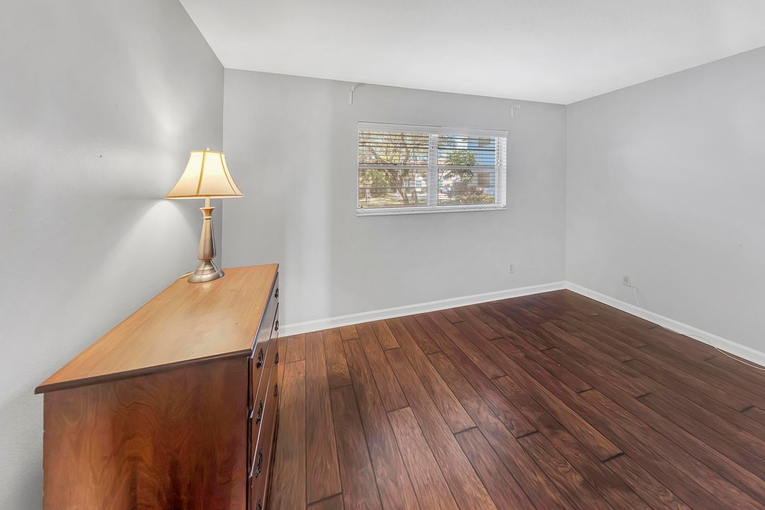 Active With Contract: $185,000 (2 beds, 2 baths, 1089 Square Feet)