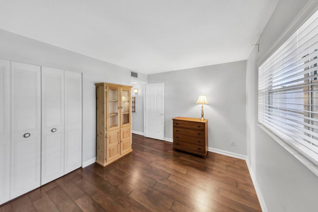 Active With Contract: $185,000 (2 beds, 2 baths, 1089 Square Feet)