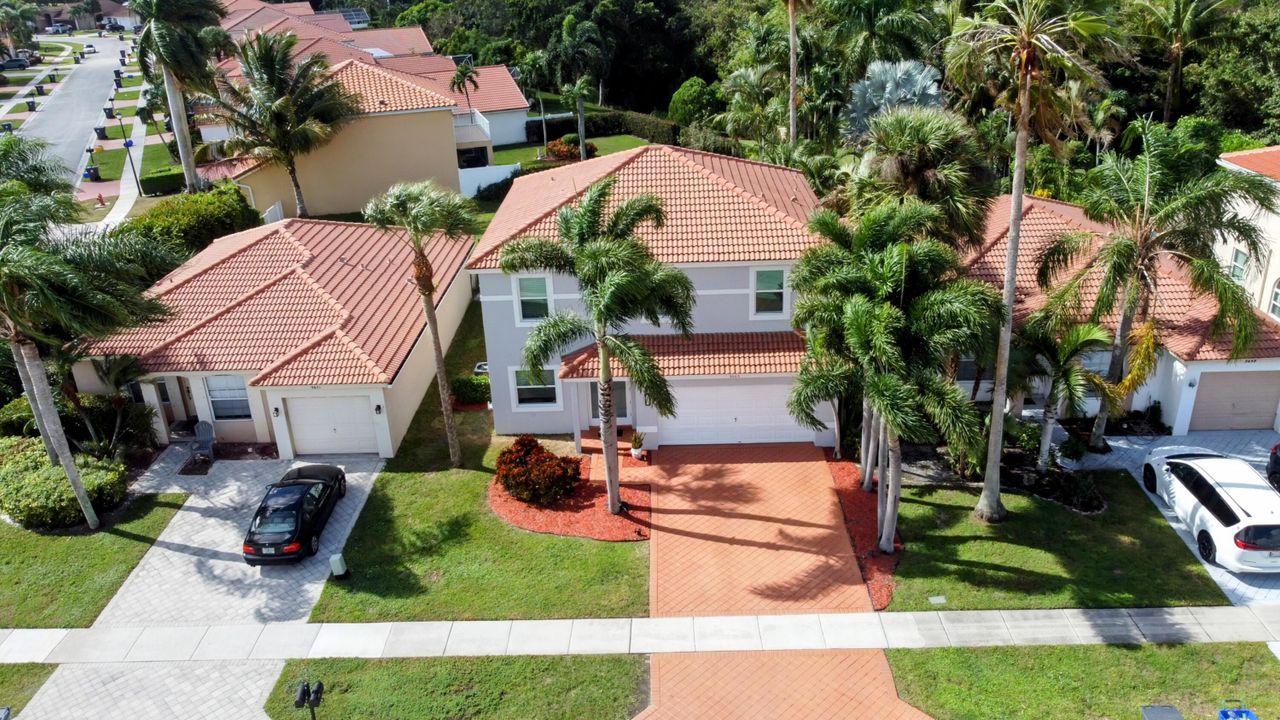 En Venta: $599,999 (4 camas, 2 baños, 2214 Pies cuadrados)