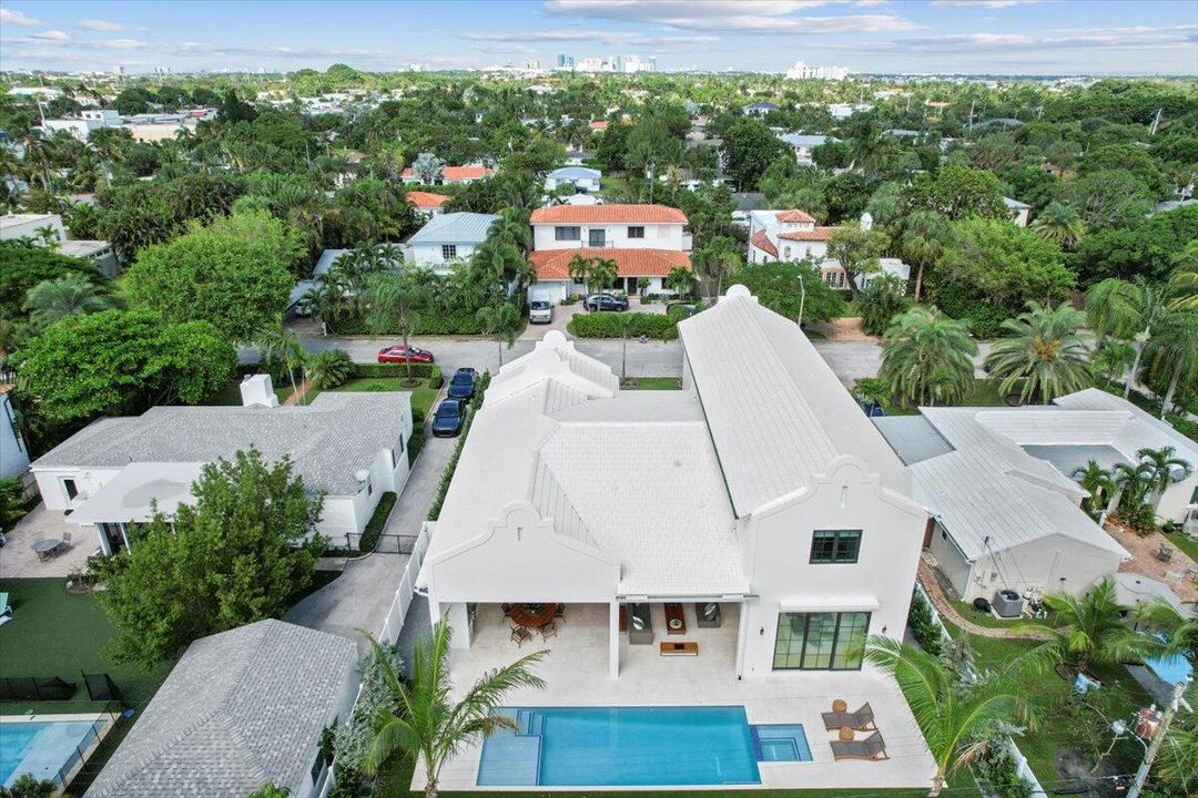 En Venta: $4,999,000 (5 camas, 5 baños, 4380 Pies cuadrados)