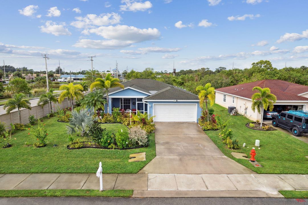 For Sale: $425,000 (3 beds, 2 baths, 1893 Square Feet)