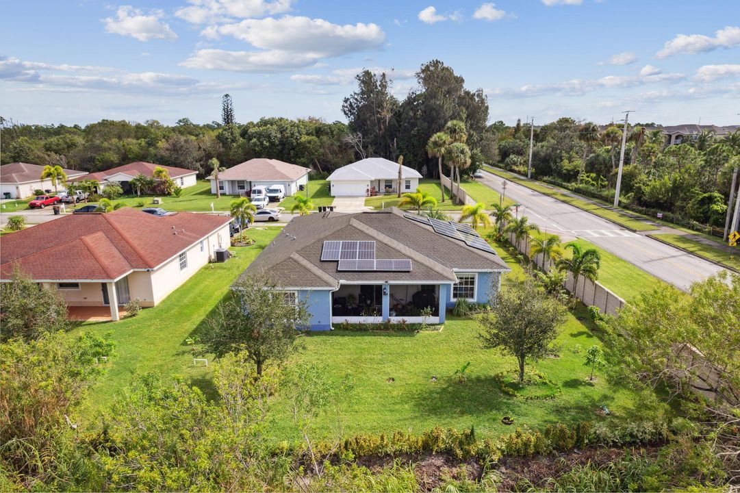 For Sale: $425,000 (3 beds, 2 baths, 1893 Square Feet)