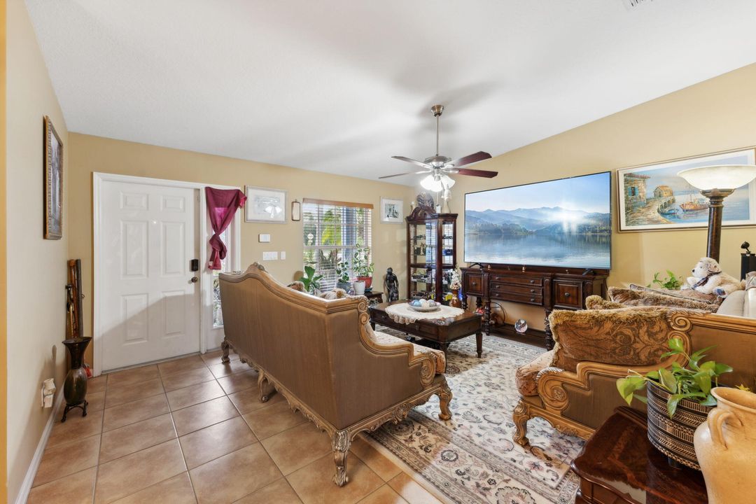 For Sale: $425,000 (3 beds, 2 baths, 1893 Square Feet)