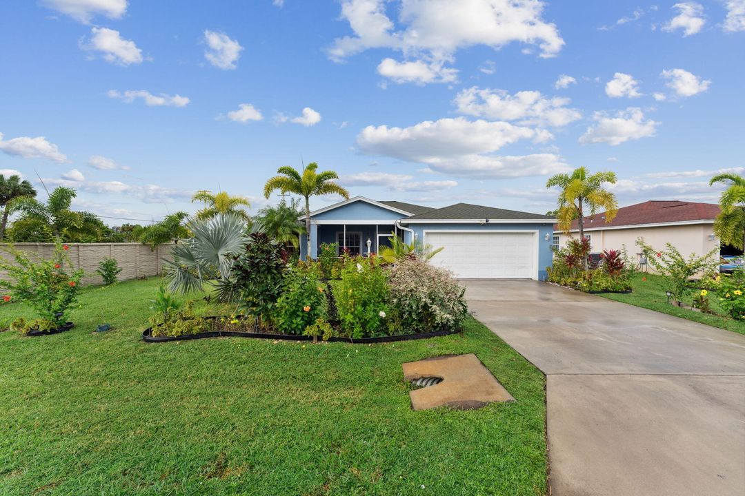 For Sale: $425,000 (3 beds, 2 baths, 1893 Square Feet)