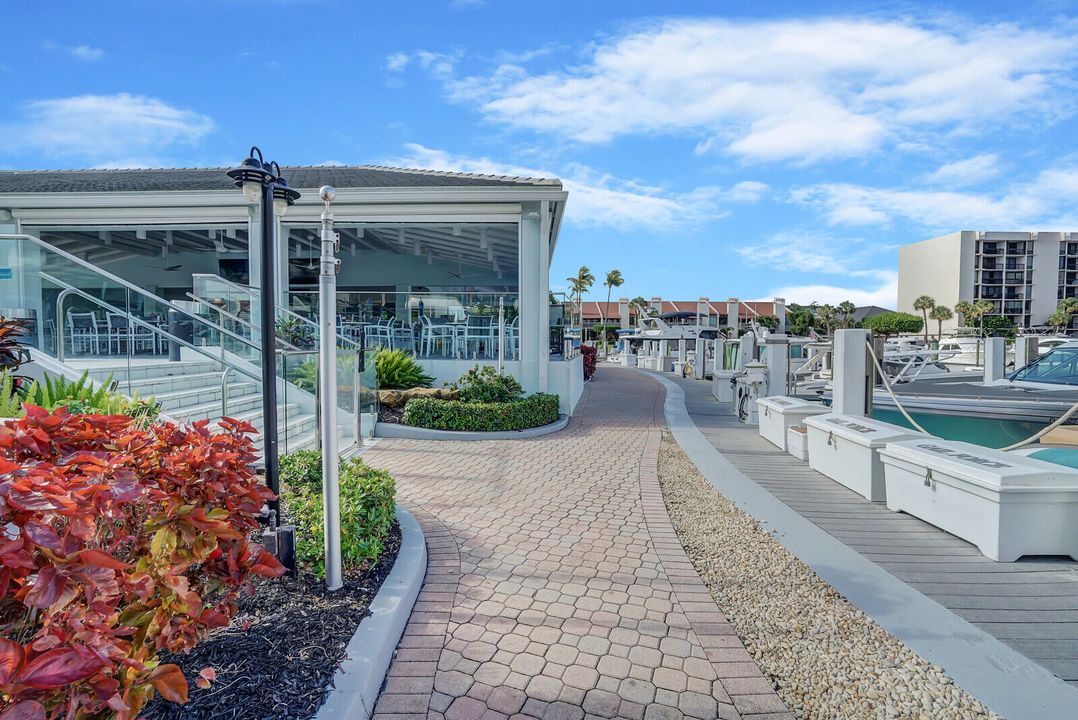 For Sale: $1,800,000 (3 beds, 2 baths, 1759 Square Feet)