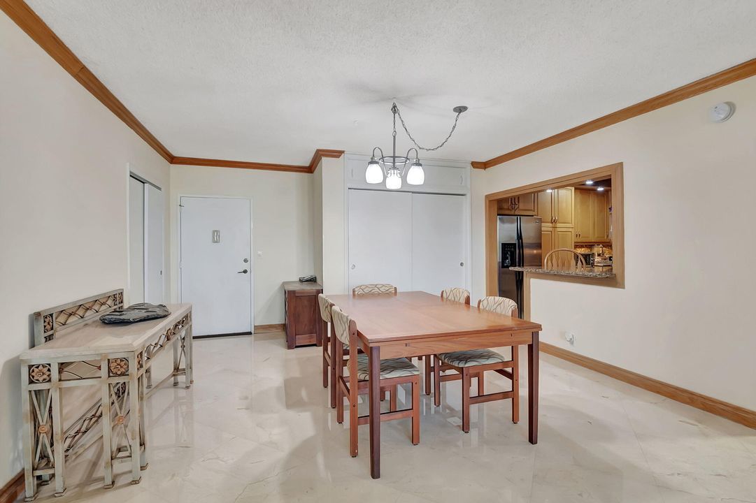 For Sale: $550,000 (2 beds, 2 baths, 1497 Square Feet)