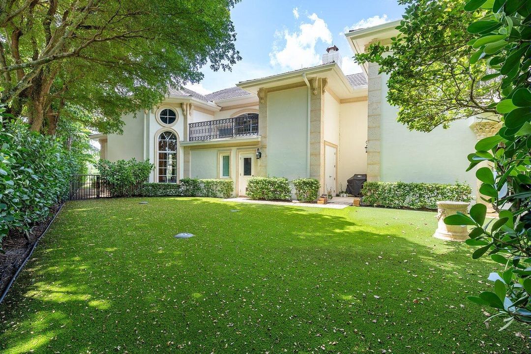 En Venta: $9,895,000 (5 camas, 6 baños, 9079 Pies cuadrados)