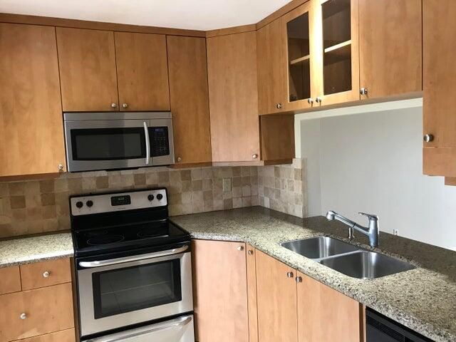 For Rent: $2,199 (2 beds, 2 baths, 1175 Square Feet)