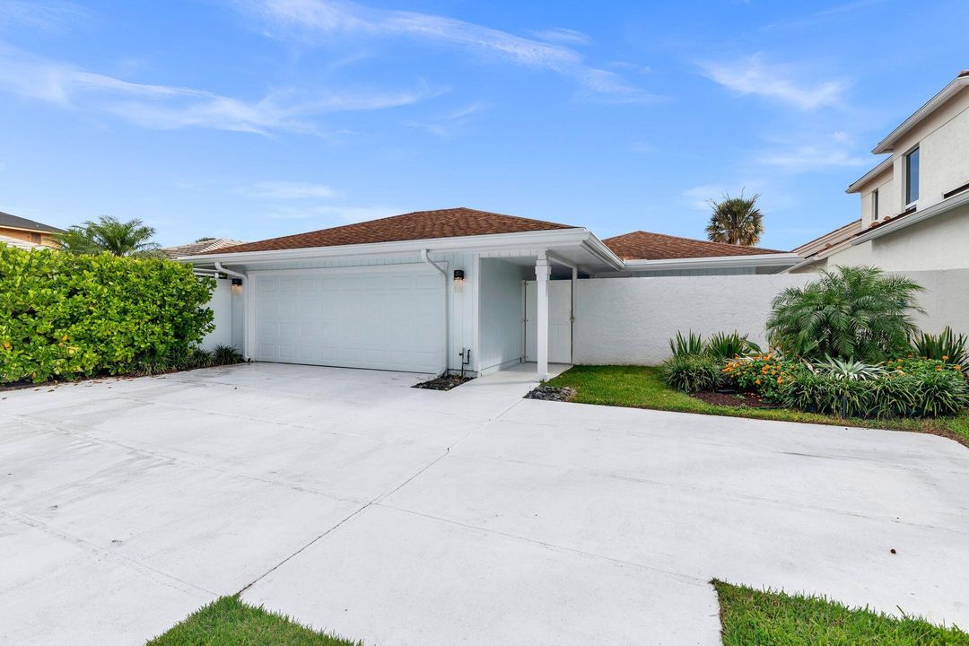 For Sale: $2,350,000 (3 beds, 2 baths, 2149 Square Feet)