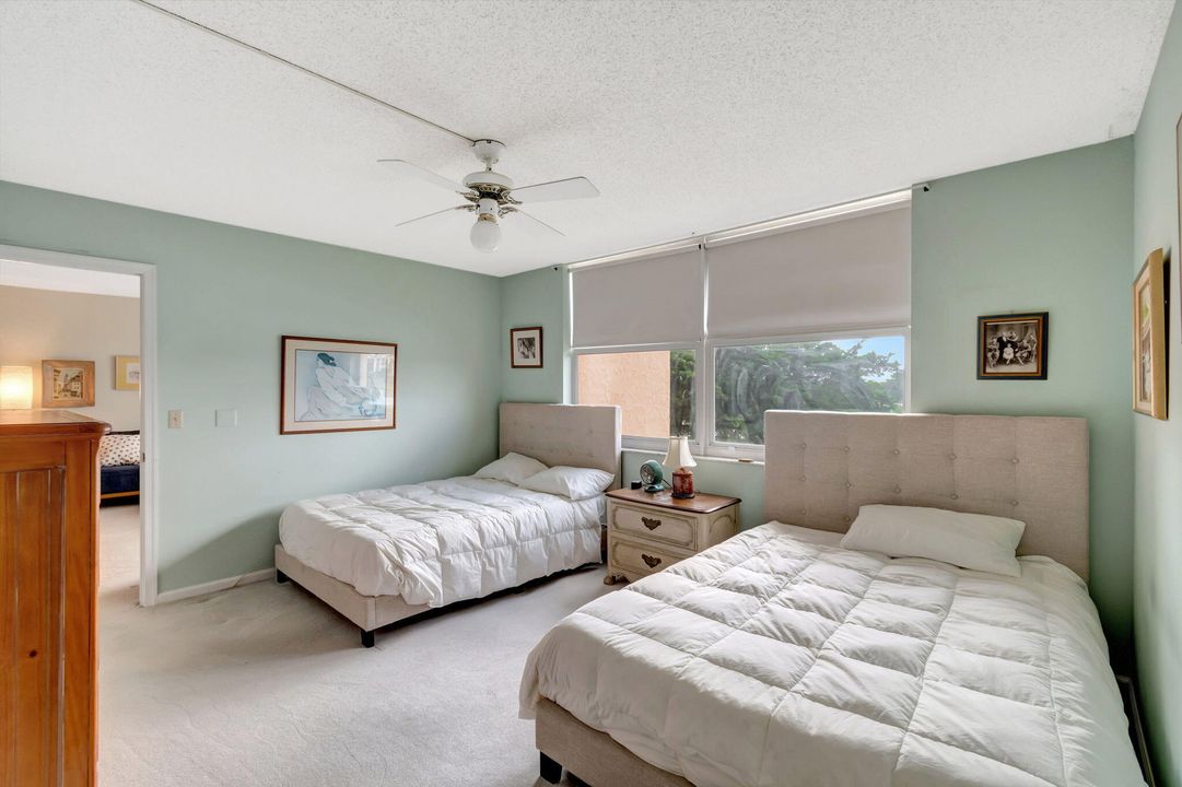 For Sale: $185,000 (2 beds, 2 baths, 1060 Square Feet)