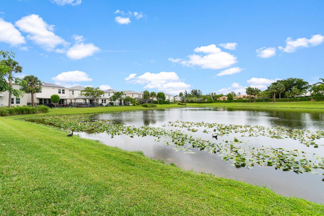 For Sale: $580,000 (3 beds, 2 baths, 1885 Square Feet)