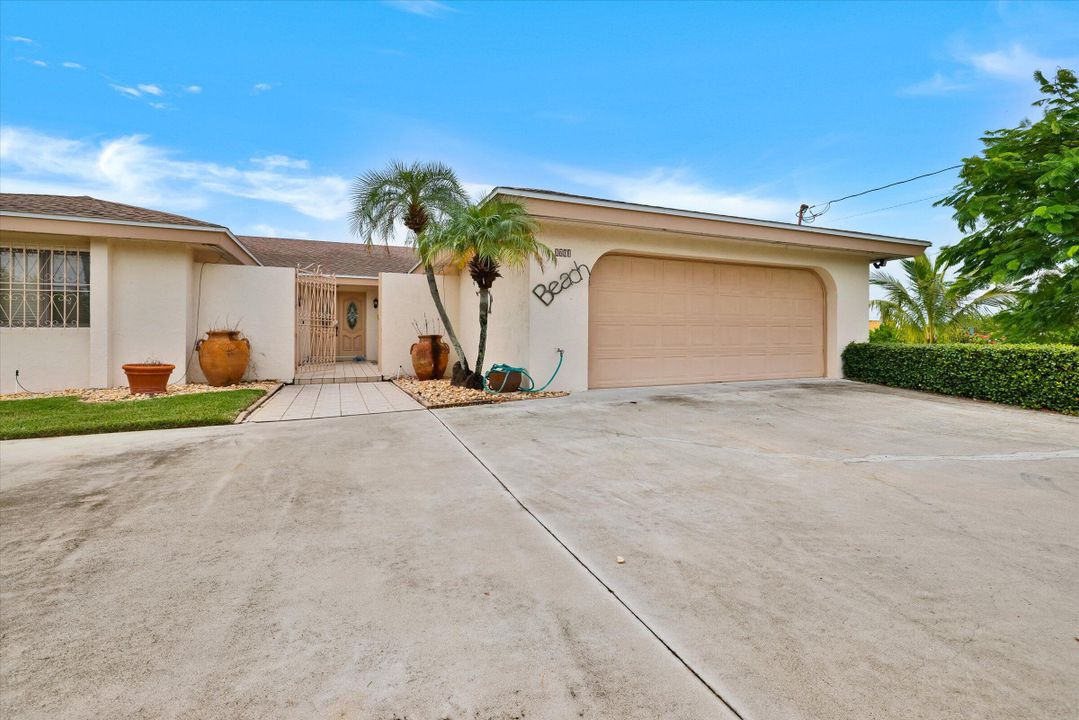 For Sale: $1,699,999 (3 beds, 2 baths, 2328 Square Feet)