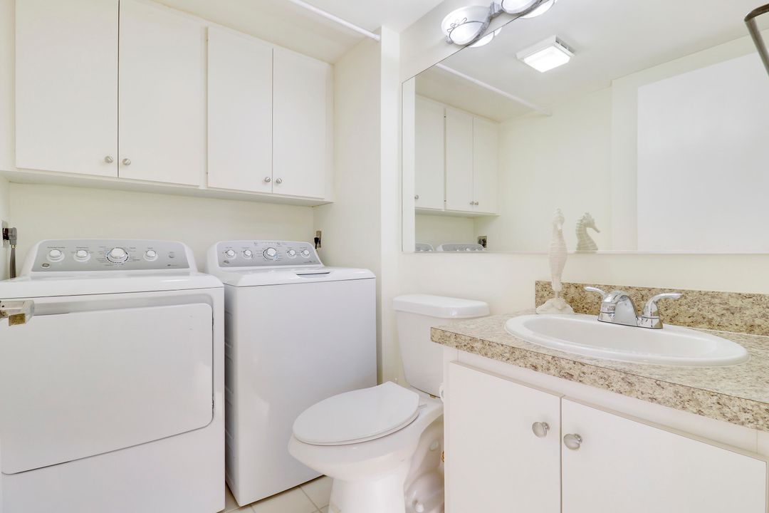 For Sale: $320,000 (2 beds, 2 baths, 1374 Square Feet)