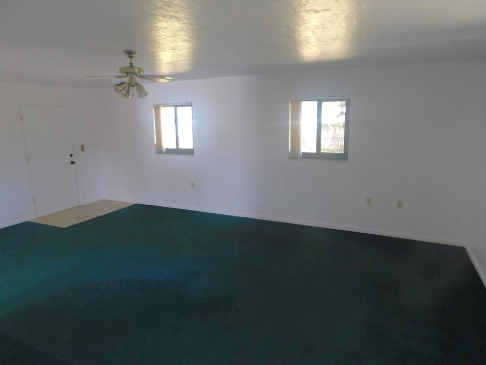 For Sale: $345,000 (3 beds, 2 baths, 1614 Square Feet)