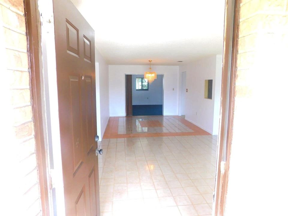 En Venta: $345,000 (3 camas, 2 baños, 1614 Pies cuadrados)