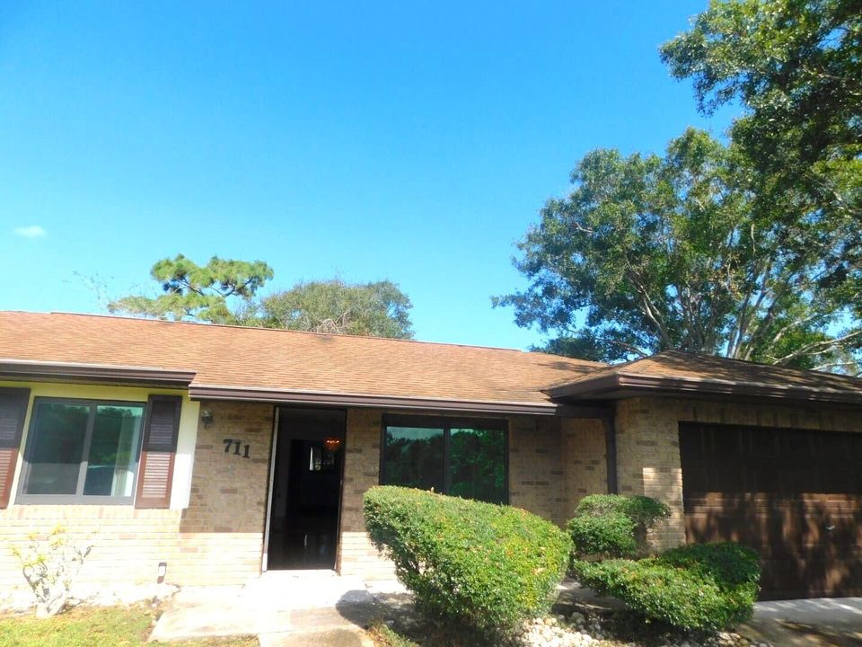 For Sale: $345,000 (3 beds, 2 baths, 1614 Square Feet)