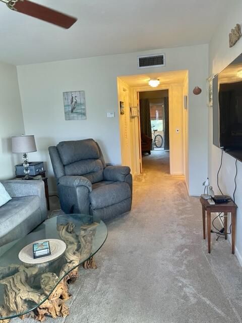 For Sale: $115,000 (1 beds, 1 baths, 720 Square Feet)