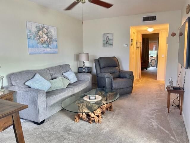 For Sale: $115,000 (1 beds, 1 baths, 720 Square Feet)