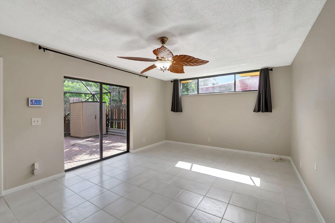 For Sale: $375,000 (2 beds, 2 baths, 1302 Square Feet)