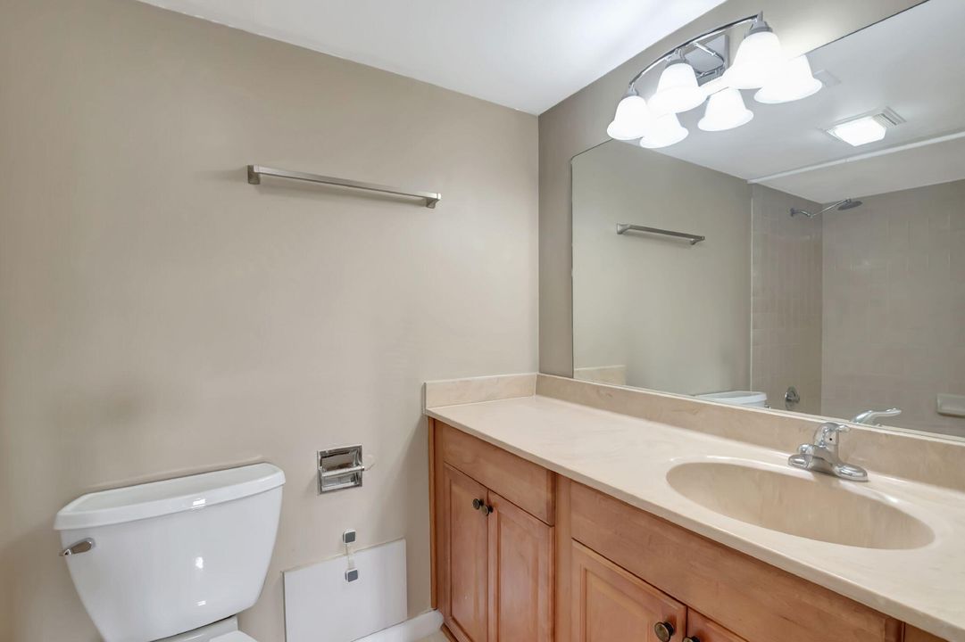 For Sale: $375,000 (2 beds, 2 baths, 1302 Square Feet)