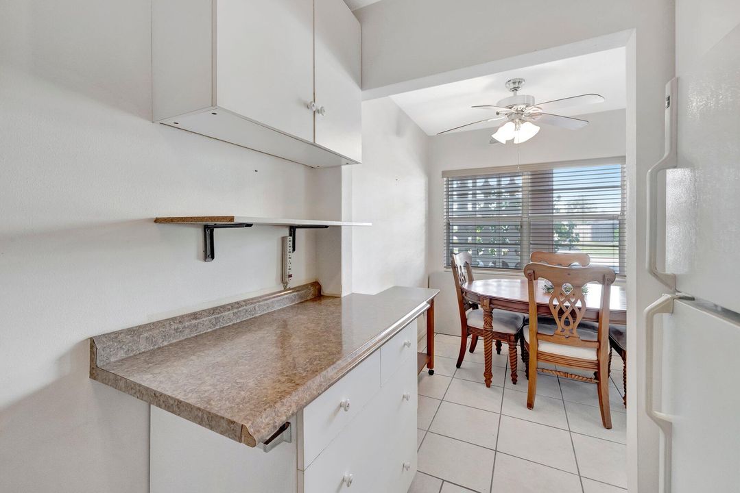 Active With Contract: $159,900 (2 beds, 1 baths, 800 Square Feet)