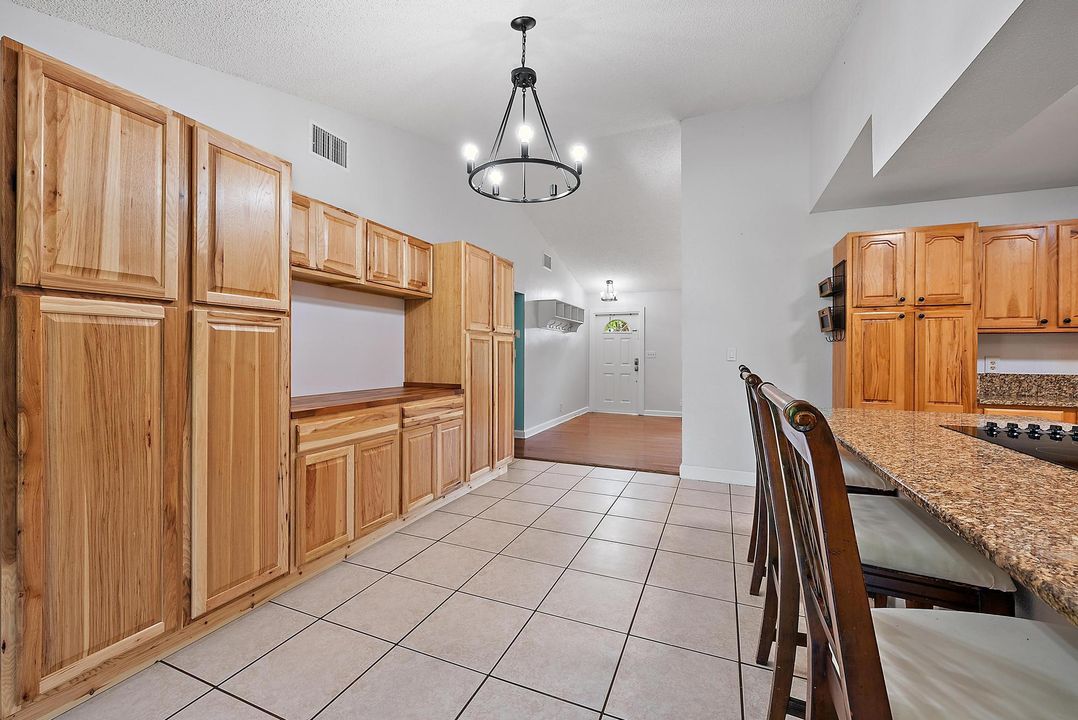 For Rent: $3,500 (3 beds, 2 baths, 1623 Square Feet)