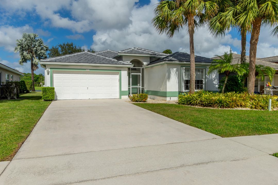 For Sale: $674,900 (3 beds, 2 baths, 1944 Square Feet)