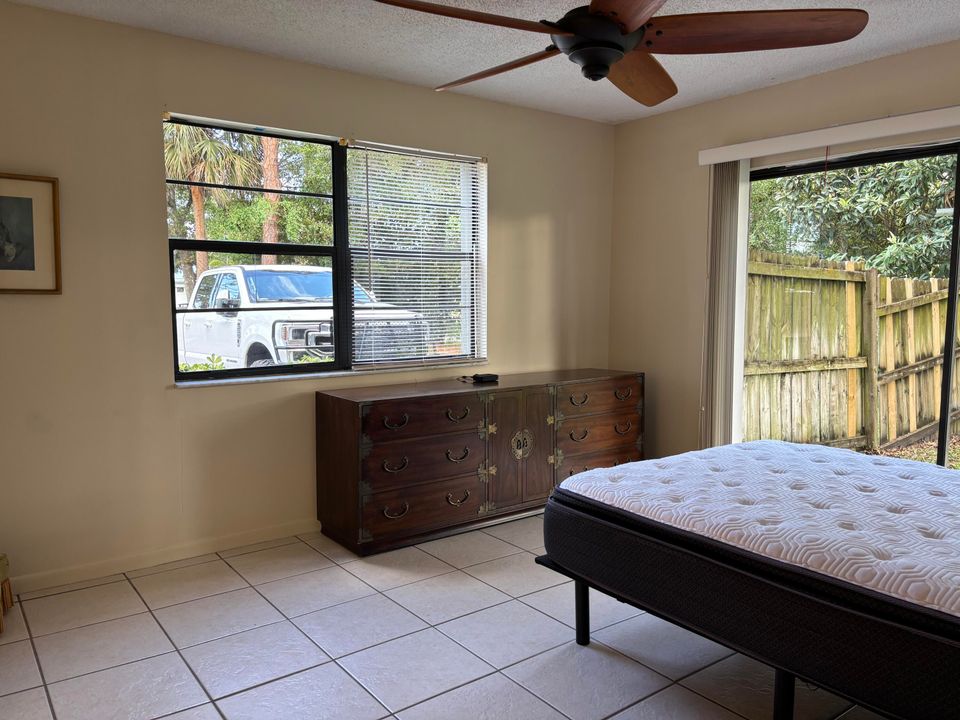 For Sale: $139,900 (2 beds, 2 baths, 1190 Square Feet)