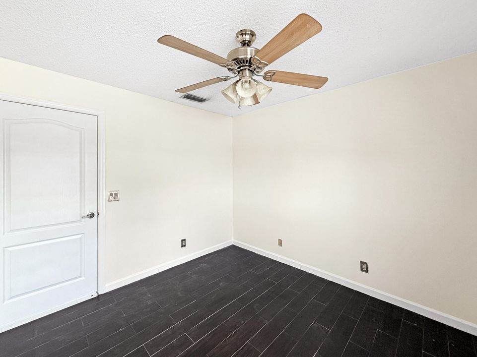 For Sale: $435,000 (3 beds, 2 baths, 1459 Square Feet)