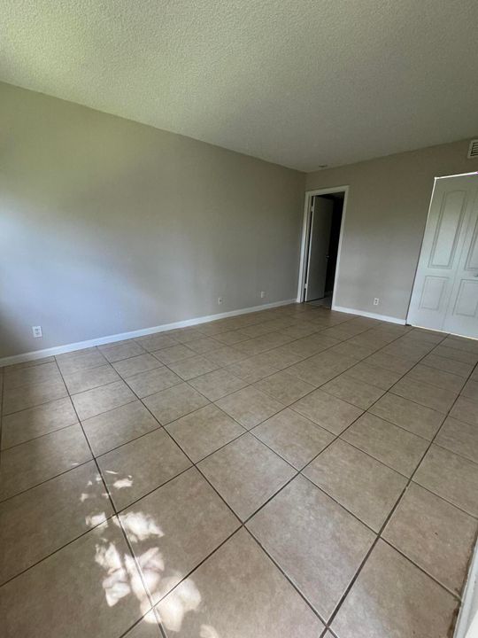 For Rent: $2,100 (2 beds, 2 baths, 793 Square Feet)