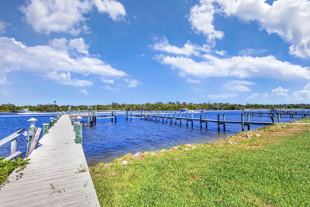 For Sale: $3,000,000 (4 beds, 4 baths, 2589 Square Feet)