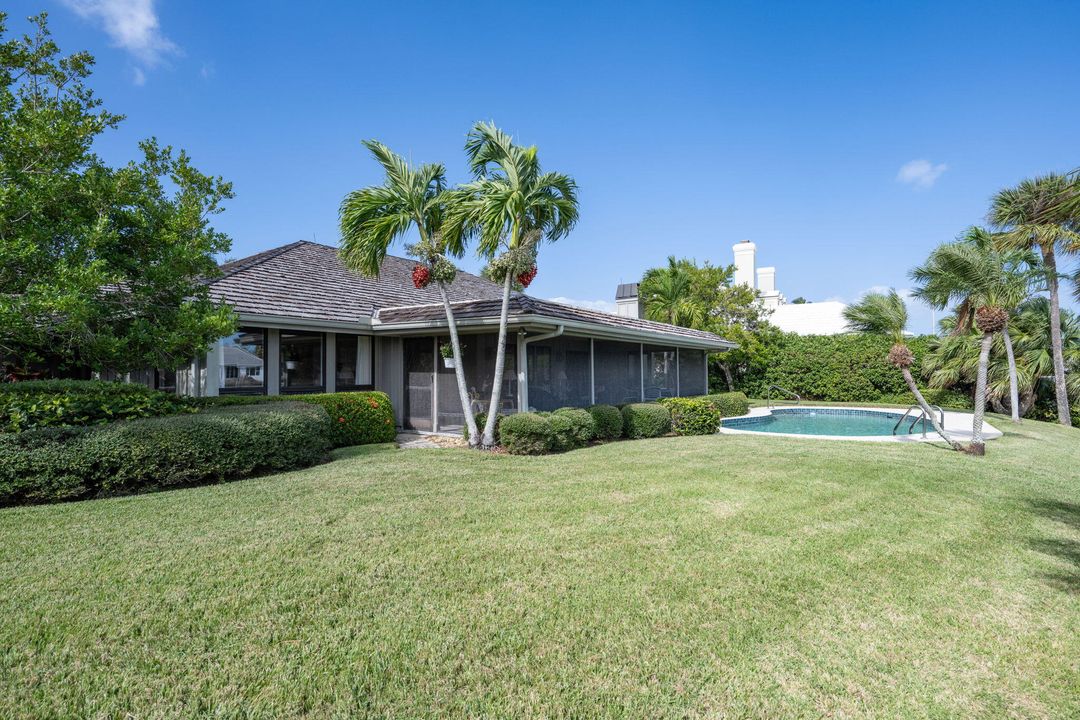 For Sale: $2,250,000 (3 beds, 2 baths, 2601 Square Feet)