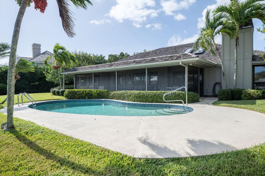 For Sale: $2,250,000 (3 beds, 2 baths, 2601 Square Feet)