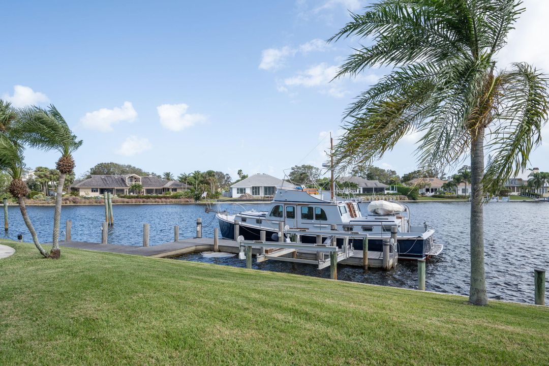 For Sale: $2,250,000 (3 beds, 2 baths, 2601 Square Feet)