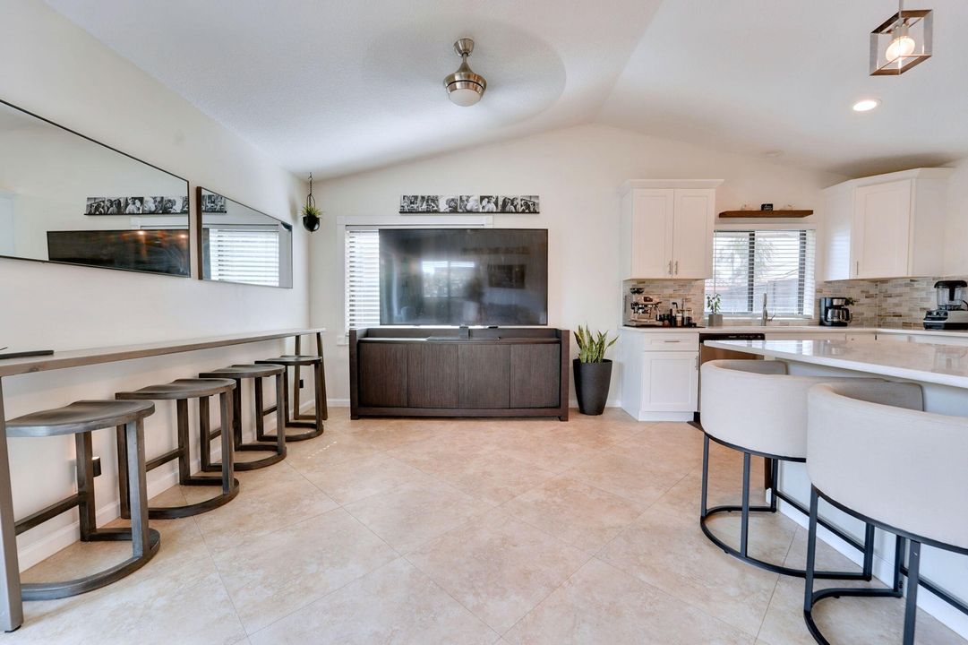 For Sale: $550,000 (2 beds, 2 baths, 1479 Square Feet)