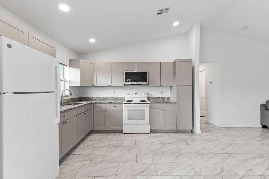 For Sale: $314,900 (3 beds, 2 baths, 1731 Square Feet)