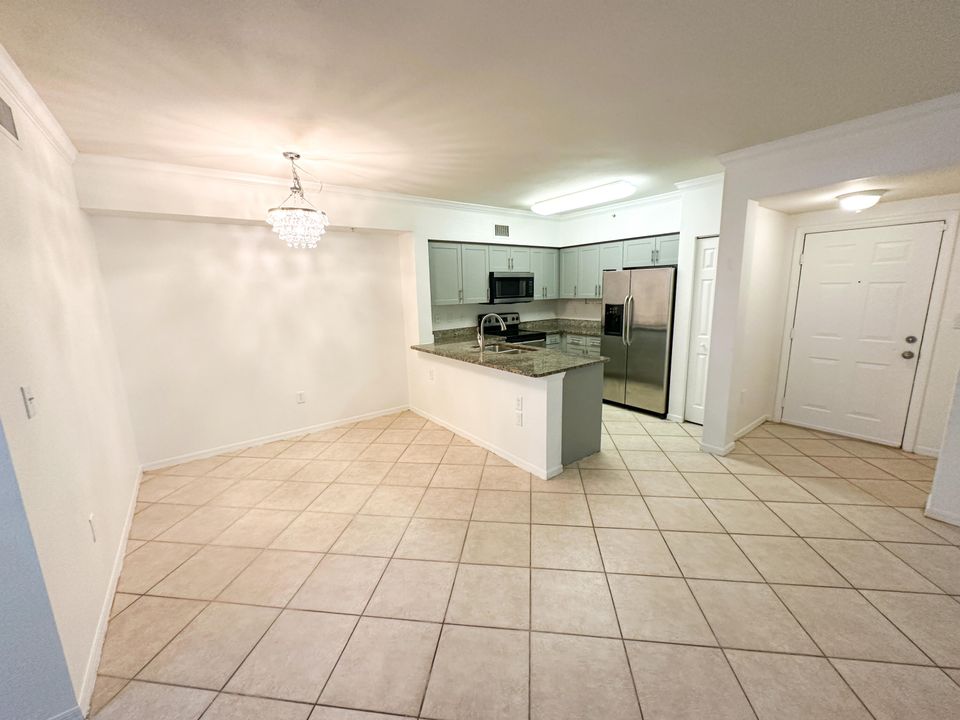 Active With Contract: $2,400 (3 beds, 2 baths, 1493 Square Feet)