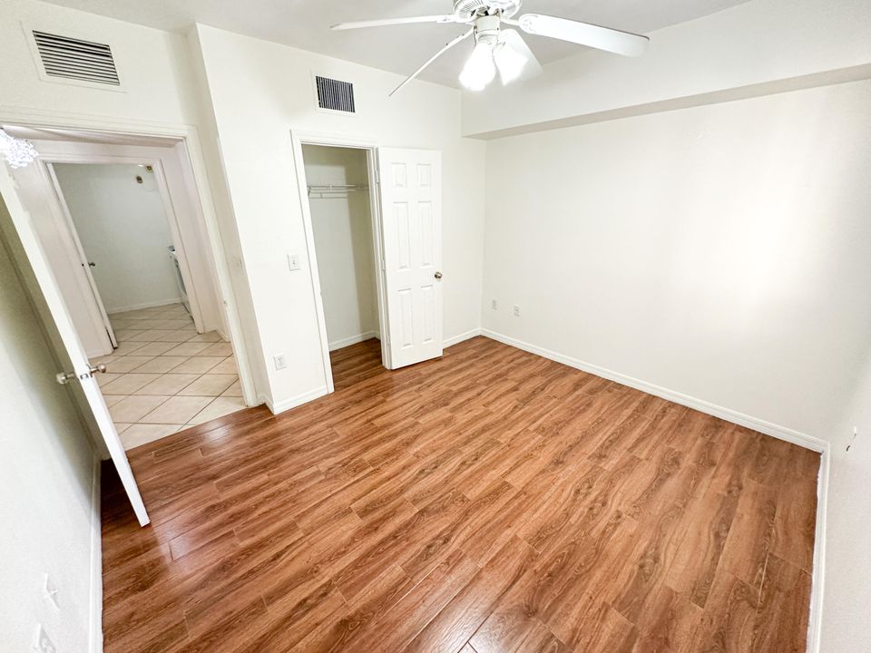 Active With Contract: $2,400 (3 beds, 2 baths, 1493 Square Feet)