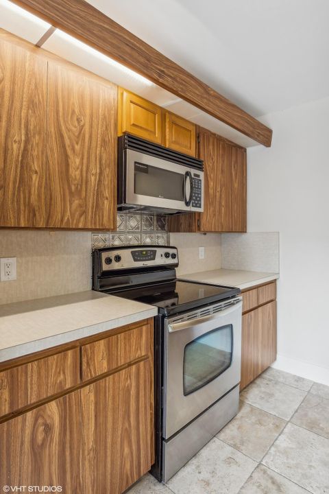 For Sale: $264,400 (2 beds, 2 baths, 1236 Square Feet)