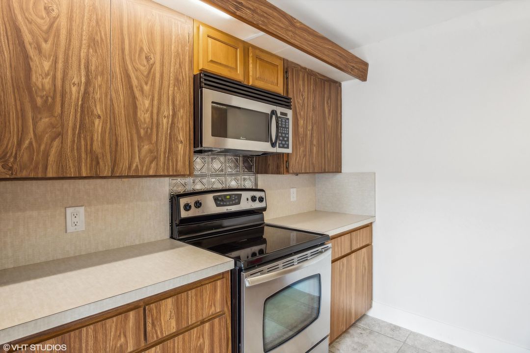 For Sale: $264,400 (2 beds, 2 baths, 1236 Square Feet)