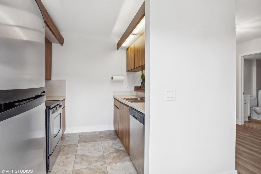 For Sale: $264,400 (2 beds, 2 baths, 1236 Square Feet)