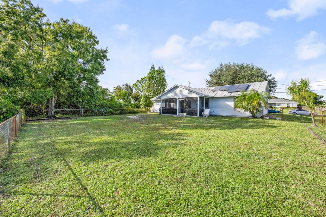 For Sale: $369,000 (3 beds, 2 baths, 1152 Square Feet)