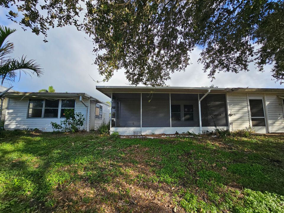 Active With Contract: $105,000 (3 beds, 2 baths, 1030 Square Feet)