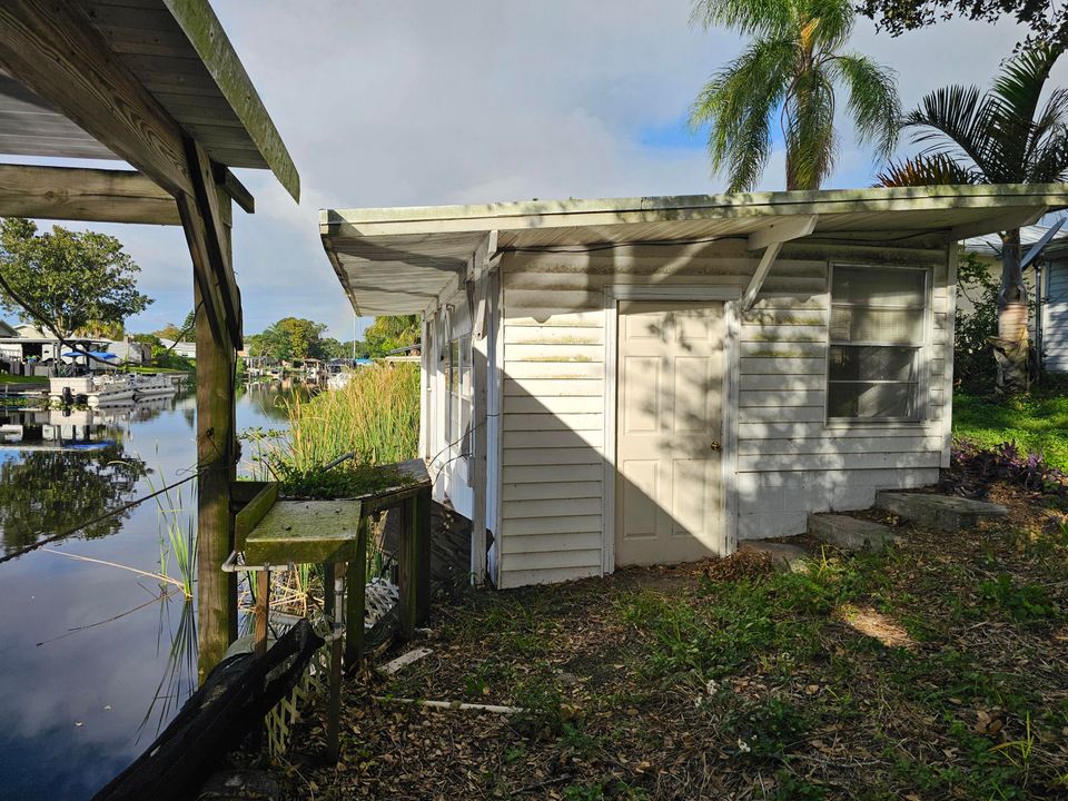 Active With Contract: $105,000 (3 beds, 2 baths, 1030 Square Feet)