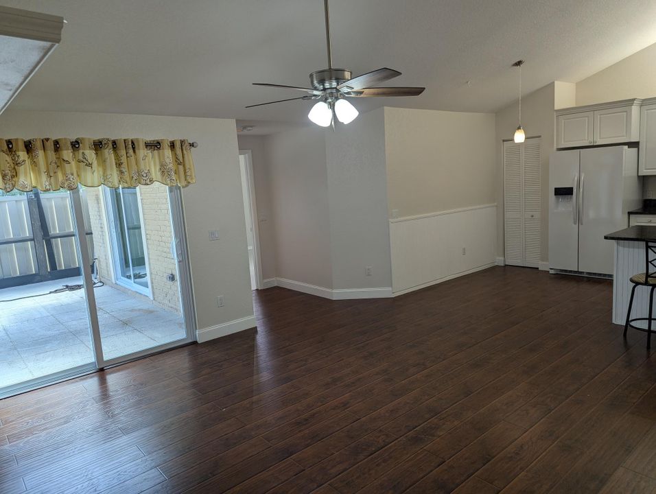 For Rent: $2,950 (3 beds, 2 baths, 1276 Square Feet)