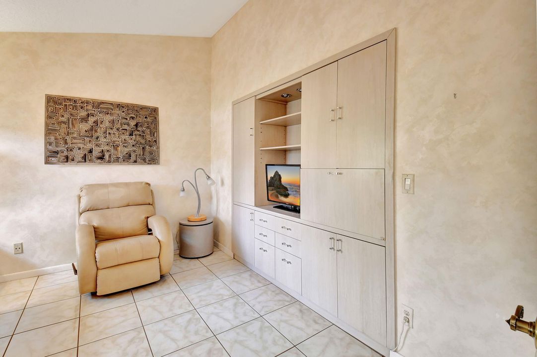 For Sale: $299,000 (3 beds, 2 baths, 1786 Square Feet)