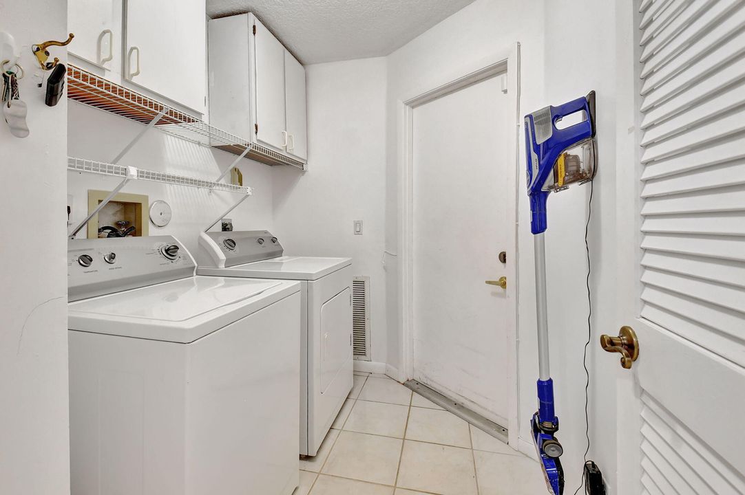 For Sale: $299,000 (3 beds, 2 baths, 1786 Square Feet)