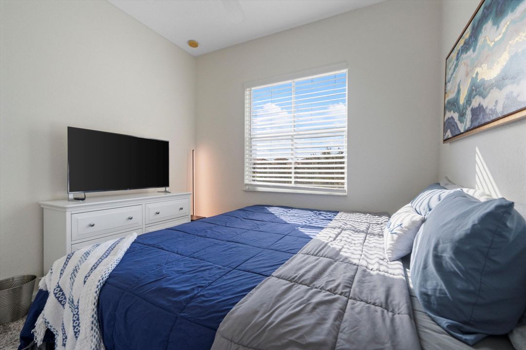 For Sale: $329,900 (3 beds, 2 baths, 1244 Square Feet)