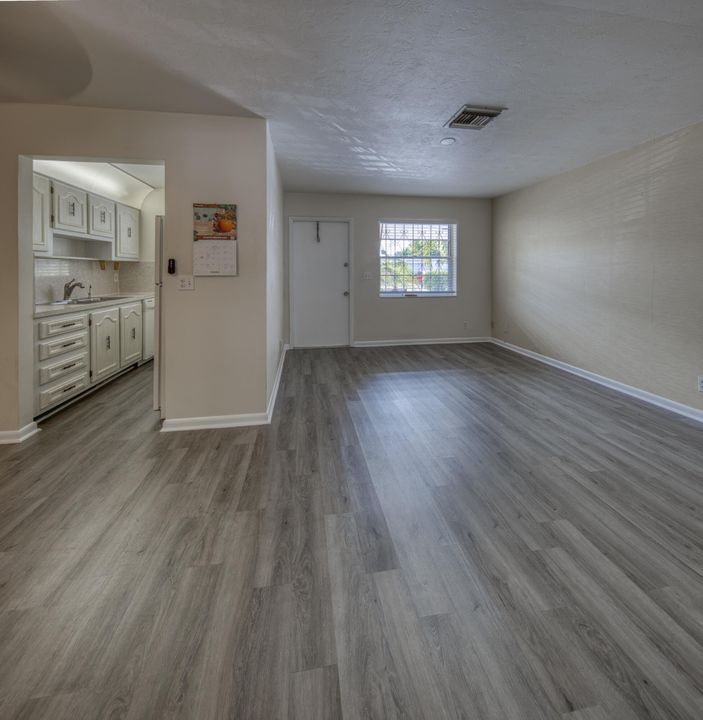 For Rent: $1,675 (1 beds, 1 baths, 566 Square Feet)