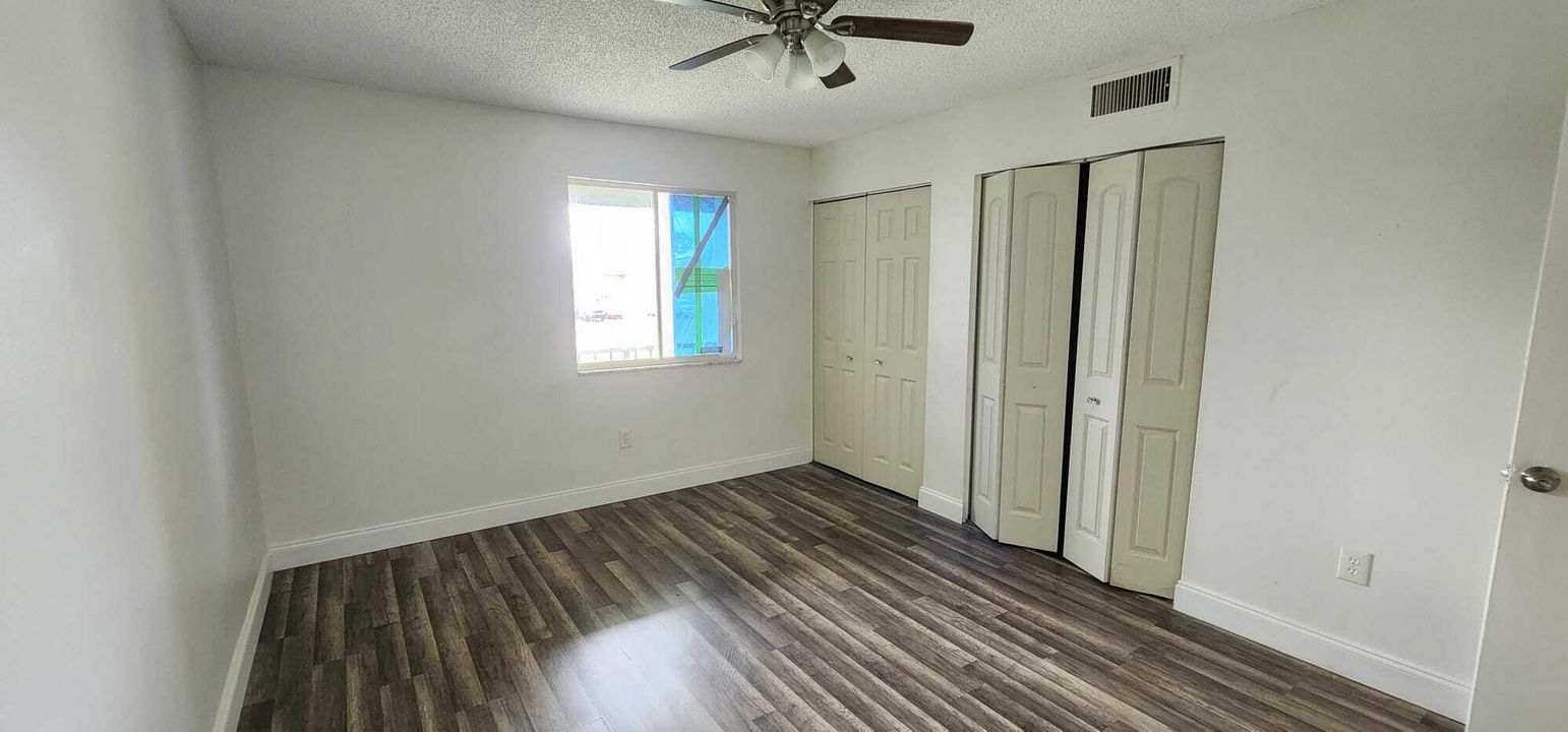 For Sale: $120,000 (1 beds, 1 baths, 616 Square Feet)